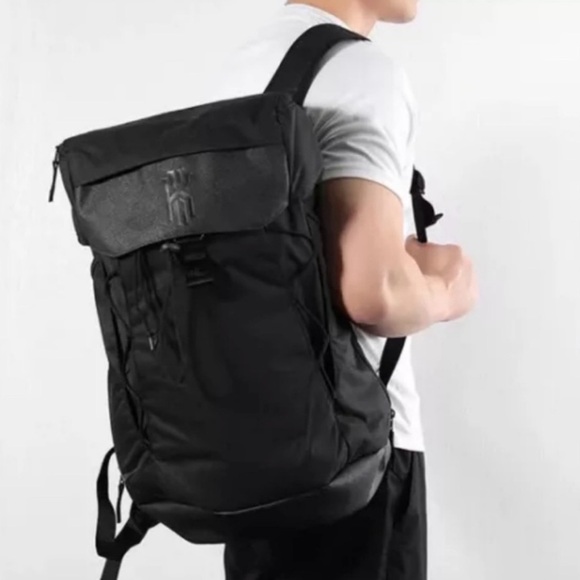 kyrie irving back pack